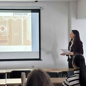 004-aidb-bg_280x280_crop_478b24840a