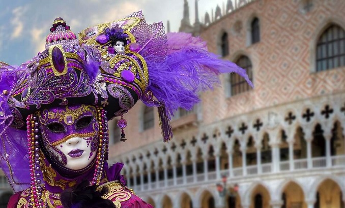 karnavalut-vyv-veneciq-classictour-bg_678x410_crop_478b24840a