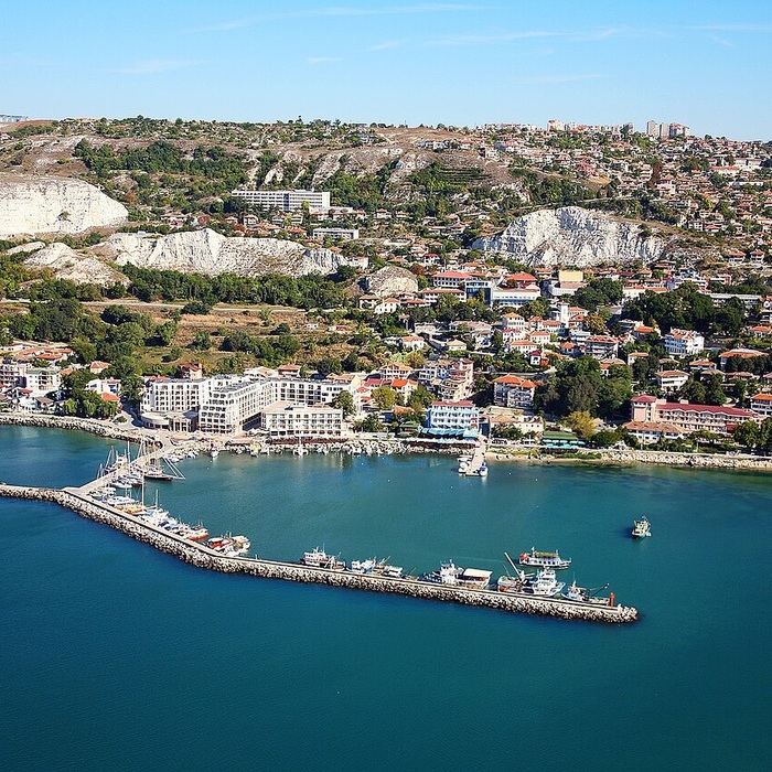 balchik-wikipedia_700x700_crop_478b24840a
