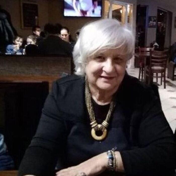 yordanka-chernaeva-beauty-fashion-bg_700x700_crop_478b24840a