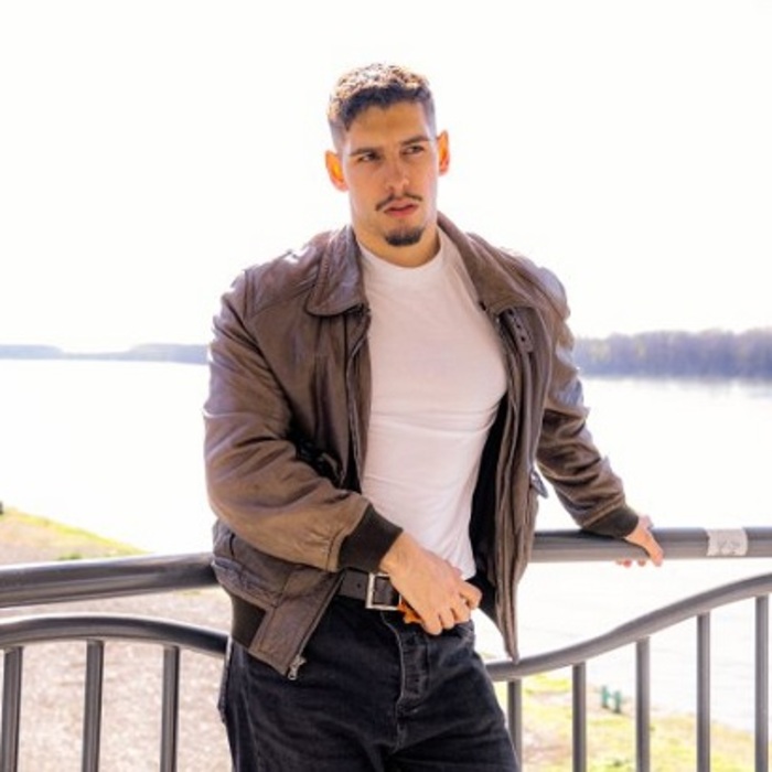 hristakiev-fashioninside-bg_700x700_crop_478b24840a