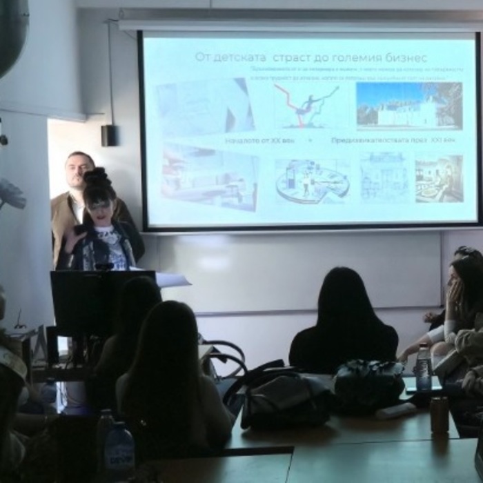 013-aidb-bg_700x700_crop_478b24840a