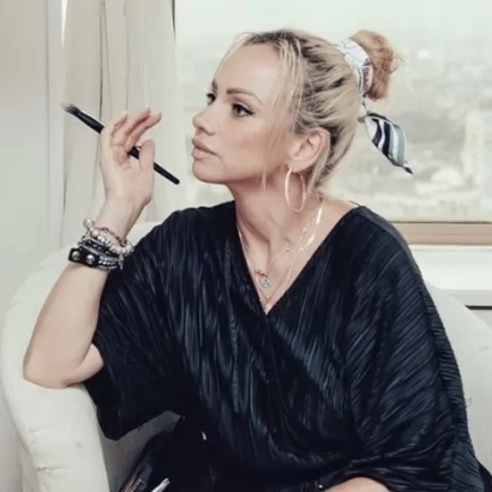 teodora-peneva-epicentur_700x700_crop_478b24840a