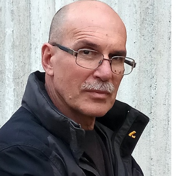 banko-bankov-fb-iris-design_700x700_crop_478b24840a